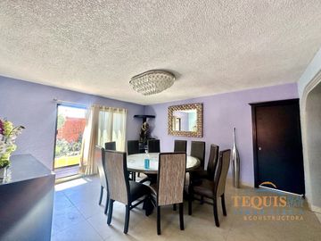 Casa de lujo en venta en el pedregal Tequisquiapan con alberca techada