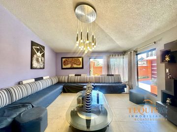 Casa de lujo en venta en el pedregal Tequisquiapan con alberca techada