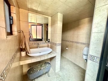 Casa de lujo en venta en el pedregal Tequisquiapan con alberca techada