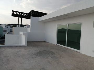 Casa en Lomas de Juriquilla con Roof Garden y Terraza techada J2