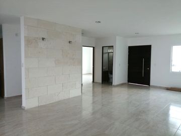 Casa en Lomas de Juriquilla con Roof Garden y Terraza techada J2