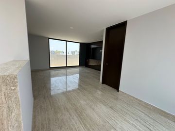 CASA EN VENTA ESQUINA PARQUE GUANAJUATO LOMAS DE ANGELOPOLIS