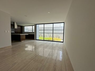 CASA EN VENTA ESQUINA PARQUE GUANAJUATO LOMAS DE ANGELOPOLIS