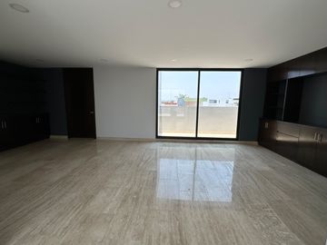 CASA EN VENTA ESQUINA PARQUE GUANAJUATO LOMAS DE ANGELOPOLIS