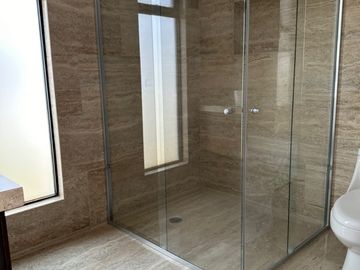CASA EN VENTA ESQUINA PARQUE GUANAJUATO LOMAS DE ANGELOPOLIS