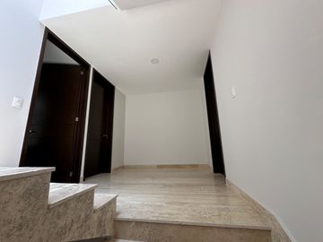 CASA EN VENTA ESQUINA PARQUE GUANAJUATO LOMAS DE ANGELOPOLIS