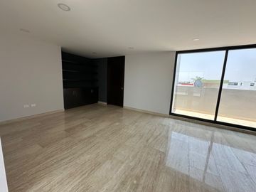 CASA EN VENTA ESQUINA PARQUE GUANAJUATO LOMAS DE ANGELOPOLIS