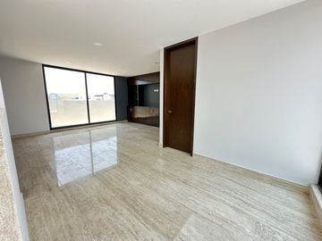 CASA EN VENTA ESQUINA PARQUE GUANAJUATO LOMAS DE ANGELOPOLIS