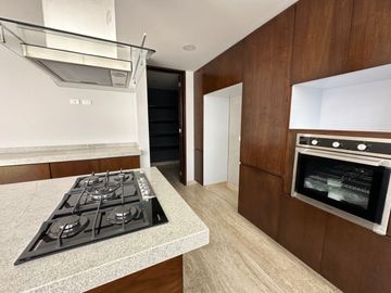 CASA EN VENTA ESQUINA PARQUE GUANAJUATO LOMAS DE ANGELOPOLIS