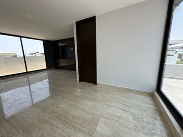 CASA EN VENTA ESQUINA PARQUE GUANAJUATO LOMAS DE ANGELOPOLIS