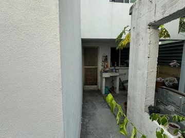CASA EN VENTA PARA REMODELACION EN COLONIA LA ROMA, MONTERREY NUEVO LEON