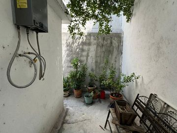 CASA EN VENTA PARA REMODELACION EN COLONIA LA ROMA, MONTERREY NUEVO LEON