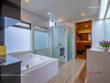 CASA DE LUJO CON ALBERCA EN VENTA ZONA ANDARES