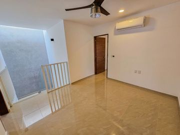 Casa · 3 Recámaras · Residencial Palmaris · Av. Huayacan · Amenidades