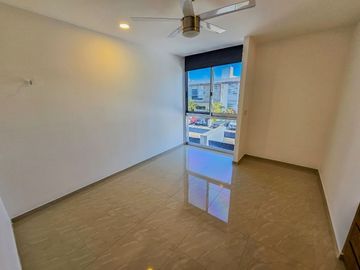 Casa · 3 Recámaras · Residencial Palmaris · Av. Huayacan · Amenidades