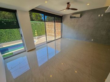 Casa · 3 Recámaras · Residencial Palmaris · Av. Huayacan · Amenidades