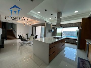 Residencia en venta con elevador en Bosques del San Francisco