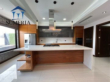 Residencia en venta con elevador en Bosques del San Francisco