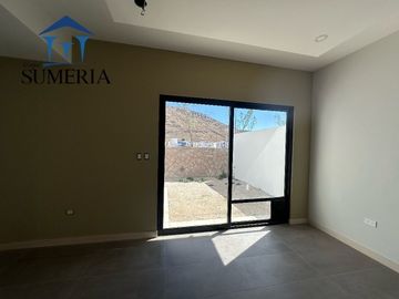 Casa nueva en Bosques del Valle con récamara en planta baja