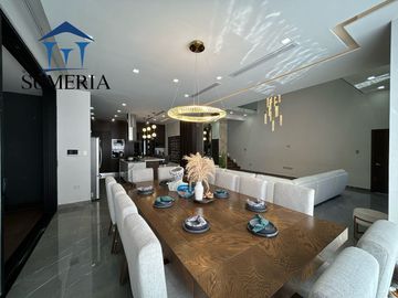 Venta de increible y moderna casa amueblada en Fracc. Cumbres
