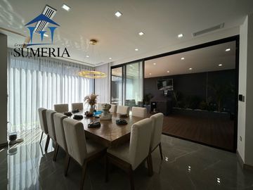 Venta de increible y moderna casa amueblada en Fracc. Cumbres
