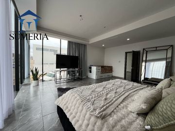 Venta de increible y moderna casa amueblada en Fracc. Cumbres
