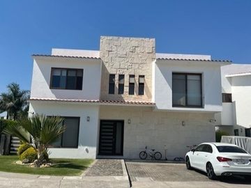 Casa en VENTA en Paraíso Country Club Morelos