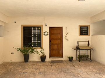 Casa en Venta Tipo Town House en Zona la Huasteca, Santa Catarina