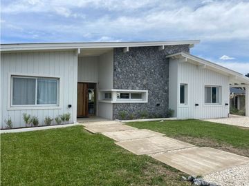 CASA EN VENTA COSTA ESMERALDA- LOTE 262 ECUESTRE