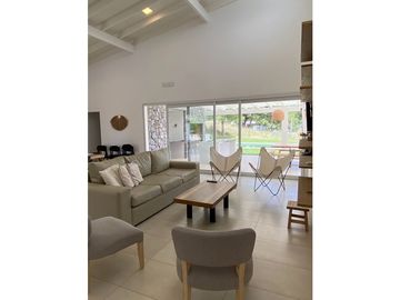 CASA EN VENTA COSTA ESMERALDA- LOTE 262 ECUESTRE