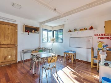 Casa con buen terreno y ubicación/ ideal para remodelar