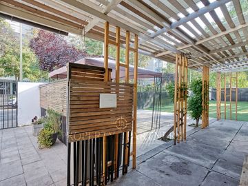 Casa con buen terreno y ubicación/ ideal para remodelar