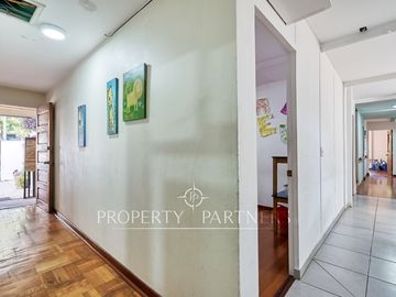 Casa con buen terreno y ubicación/ ideal para remodelar