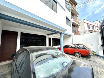 Se vende casa en la molina en santa patricia av precursores  de 360 M2