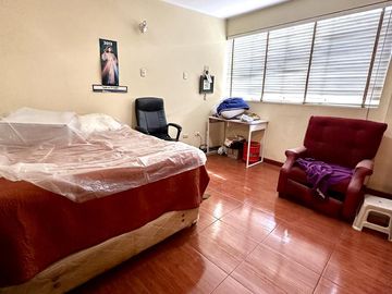 Se vende casa en la molina en santa patricia av precursores  de 360 M2
