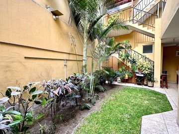 Se vende casa en la molina en santa patricia av precursores  de 360 M2