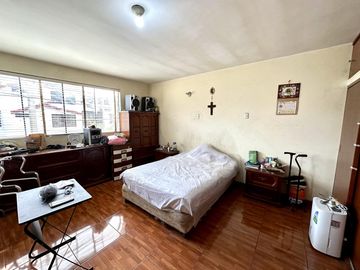 Se vende casa en la molina en santa patricia av precursores  de 360 M2