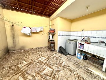 Se vende casa en la molina en santa patricia av precursores  de 360 M2