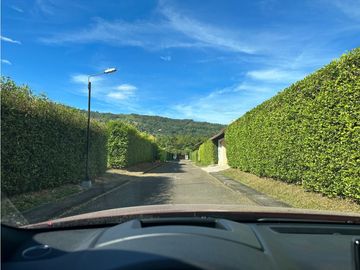 Maat Vende Lote en Conjunto Guaduas, 1.000m2 $340Millones