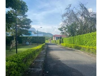 Maat Vende Lote en Conjunto Guaduas, 1.000m2 $340Millones