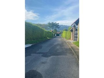 Maat Vende Lote en Conjunto Guaduas, 1.000m2 $340Millones