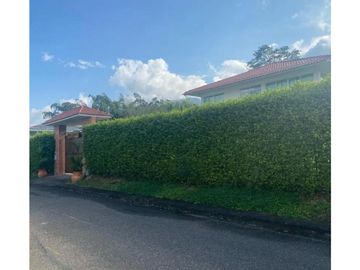 Maat Vende Lote en Conjunto Guaduas, 1.000m2 $340Millones