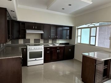 CASA EN VENTA EN LA CIMA