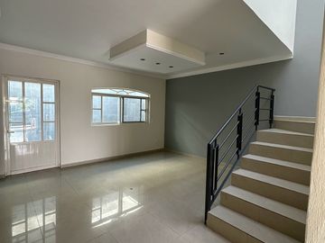 CASA EN VENTA EN LA CIMA