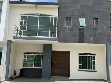 CASA EN VENTA EN LA CIMA