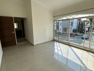CASA EN VENTA EN LA CIMA
