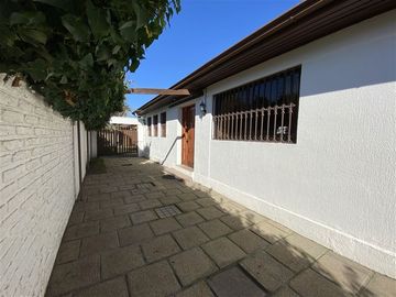 Casa en Venta en Juan Esteban Montero/ Manquehue