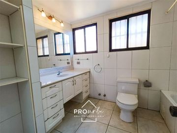 Casa en Venta en Juan Esteban Montero/ Manquehue