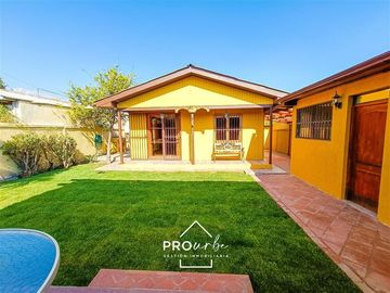 Casa en Venta en Juan Esteban Montero/ Manquehue