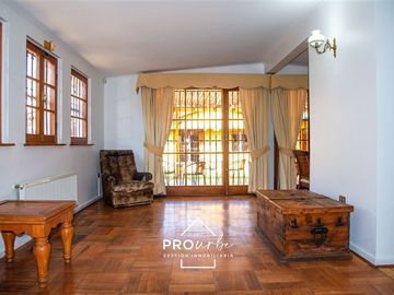 Casa en Venta en Juan Esteban Montero/ Manquehue